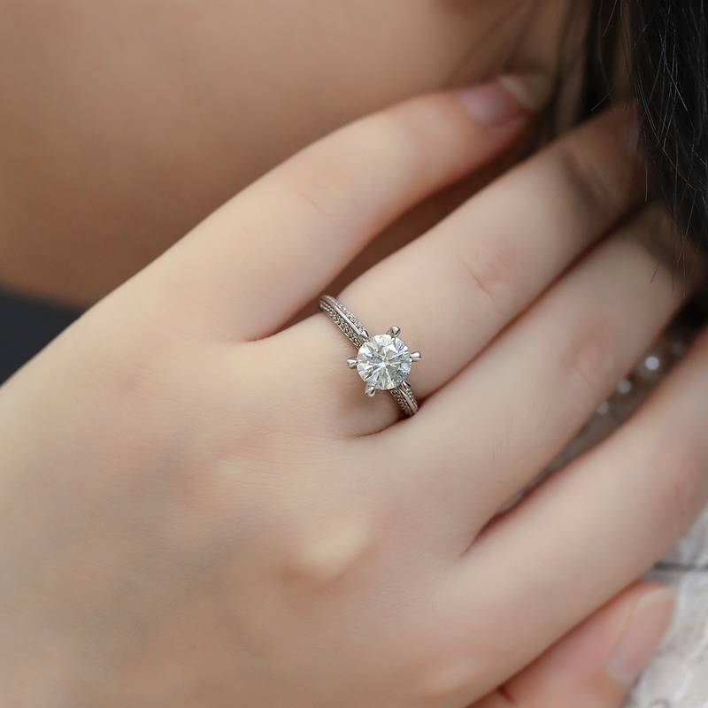 半壁江山S925银镀白金MoissaniteWomen's Ring1.5ctD级